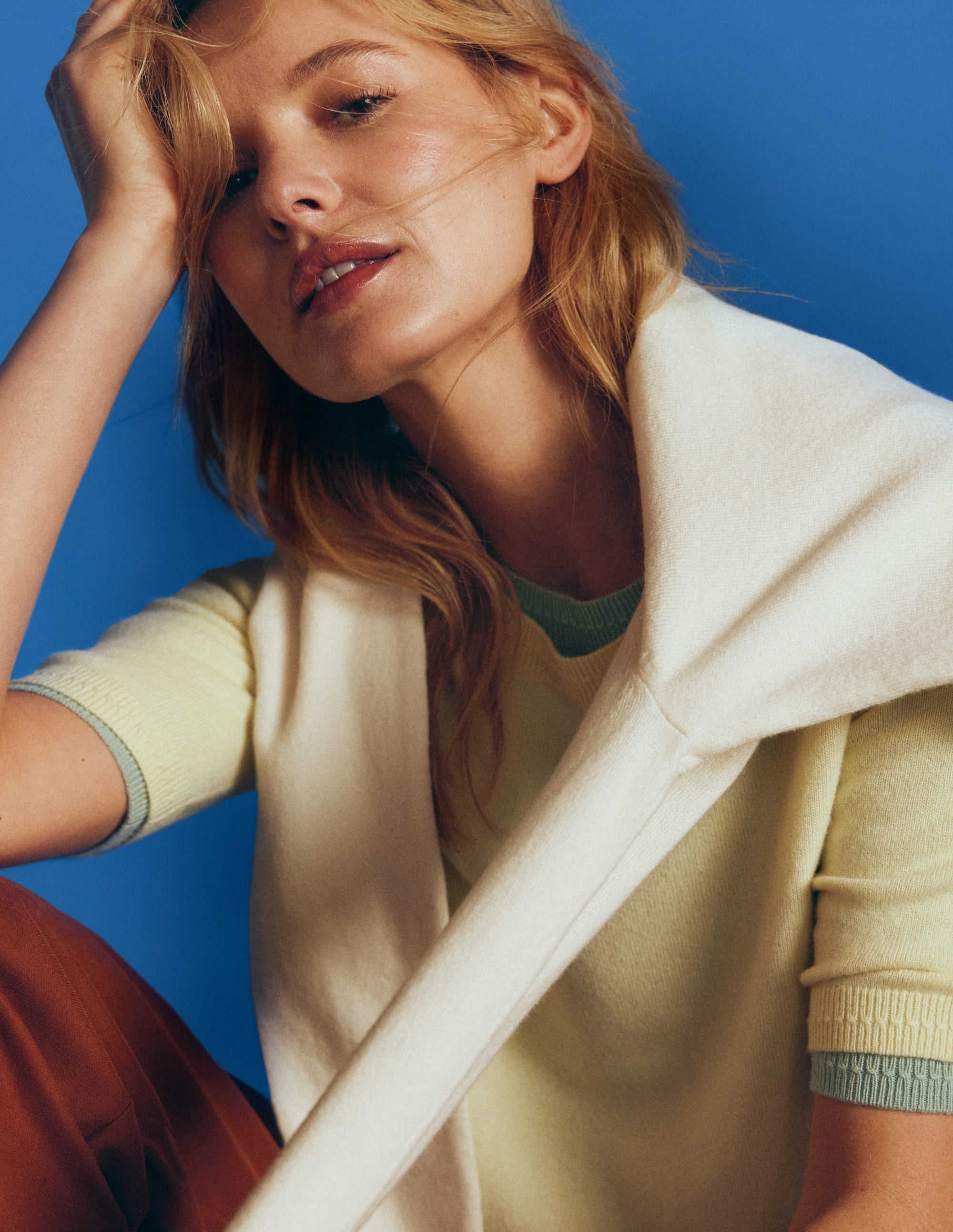 Eva Cashmere T-Shirt-Sandstone Yellow