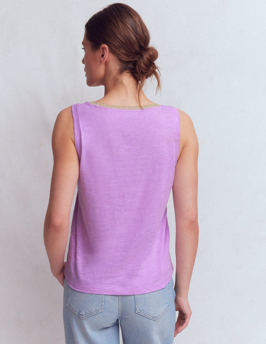 Metallic Trim Scoop Neck Vest-Heath Lilac