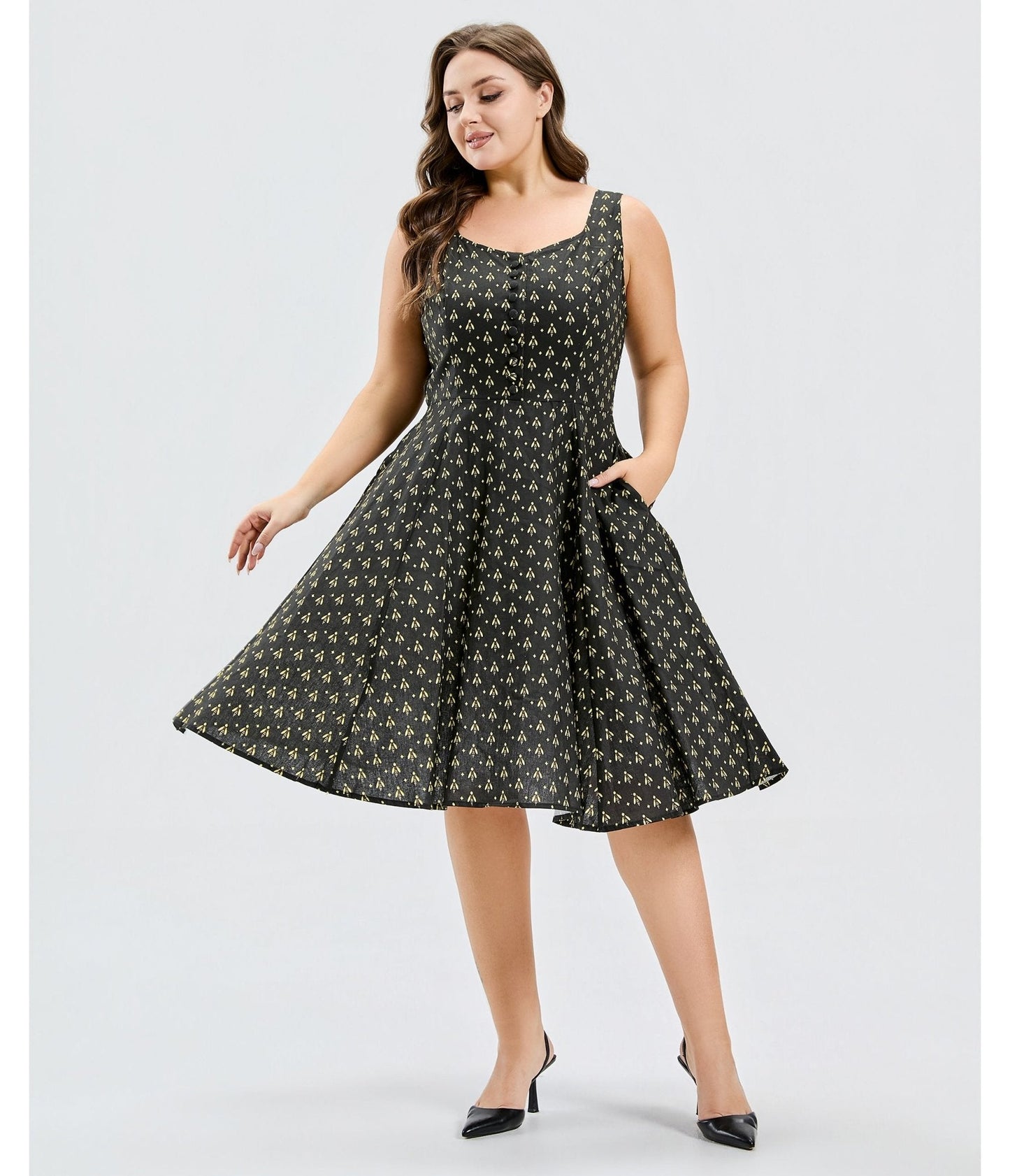 Plus Size Black Atomic Bees Print Heidi Dress